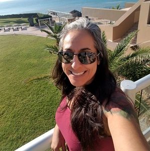 Meet your Posher, Darien